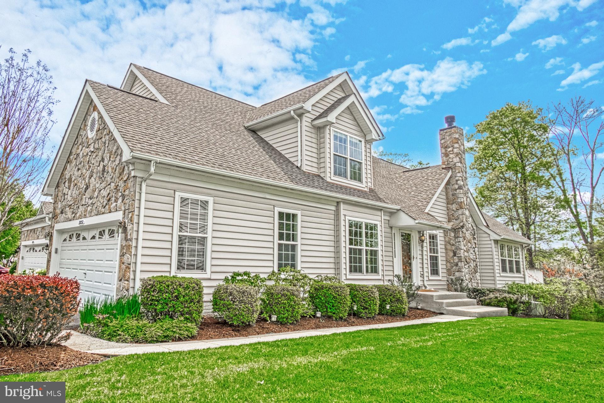 RARE END UNIT CARRIAGE HOME