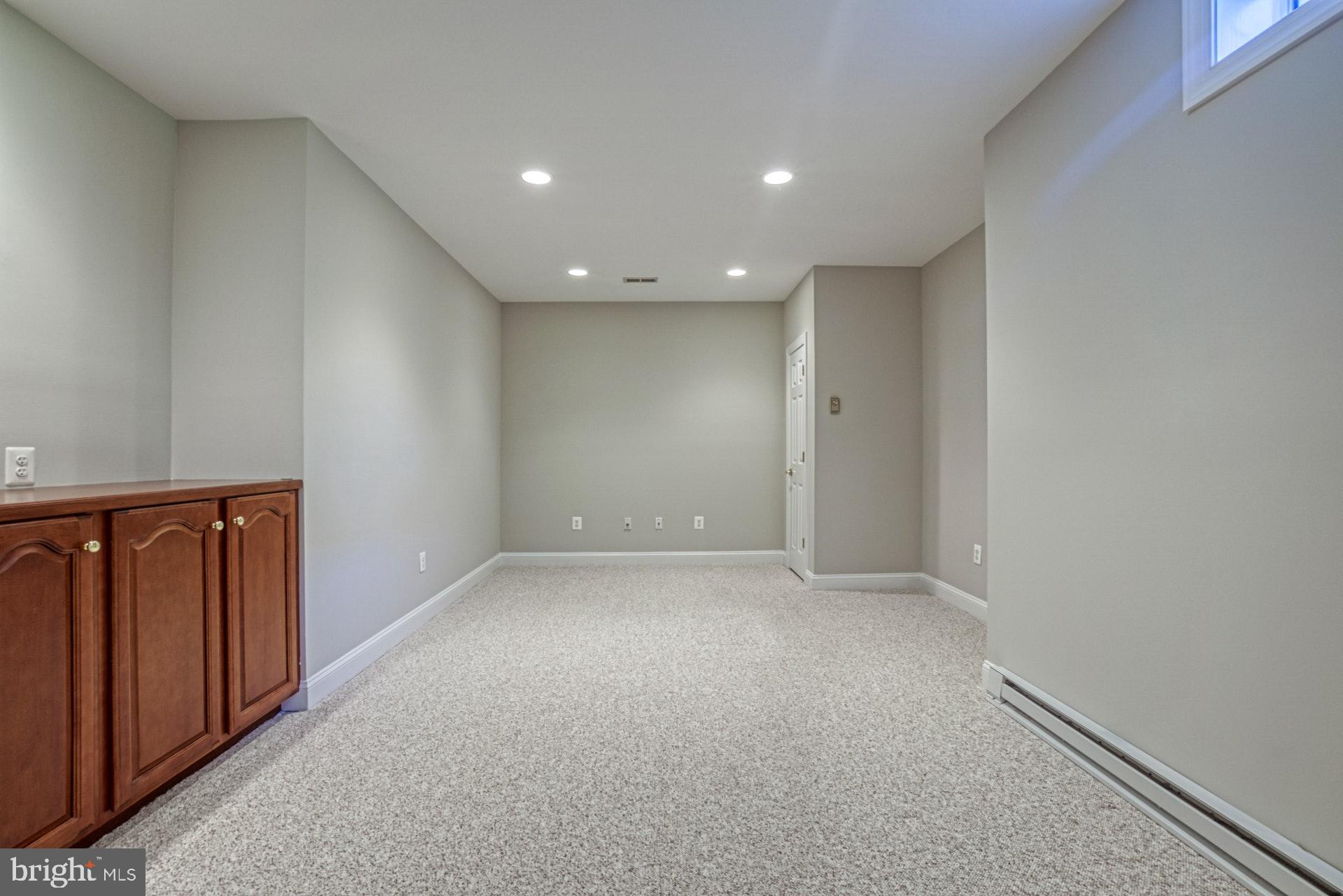 20052 Valhalla Square Ashburn, VA 20147 - Photo 20 of 30 LOWER LEVEL OFFICE OR HOBBY ROOM