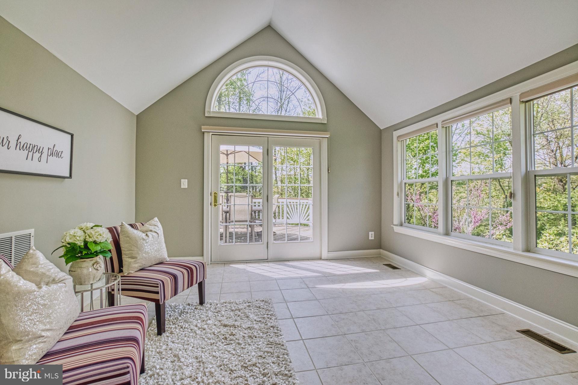 20052 Valhalla Square Ashburn, VA 20147 - Photo 6 of 30 EXTRA LARGE SUNROM ADDITION