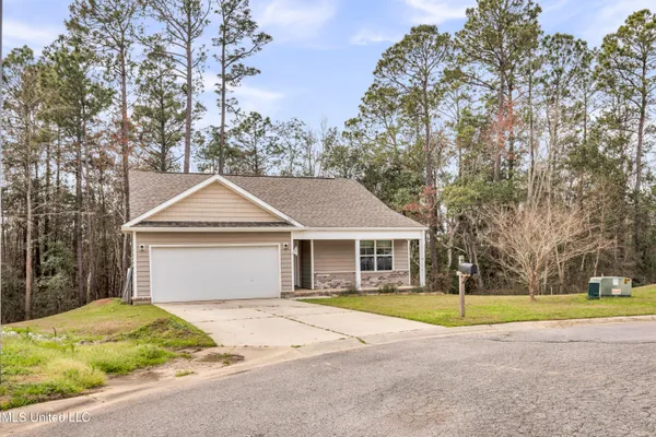 $1,950 | 18231 Mill Cove, Gulfport, MS 39503