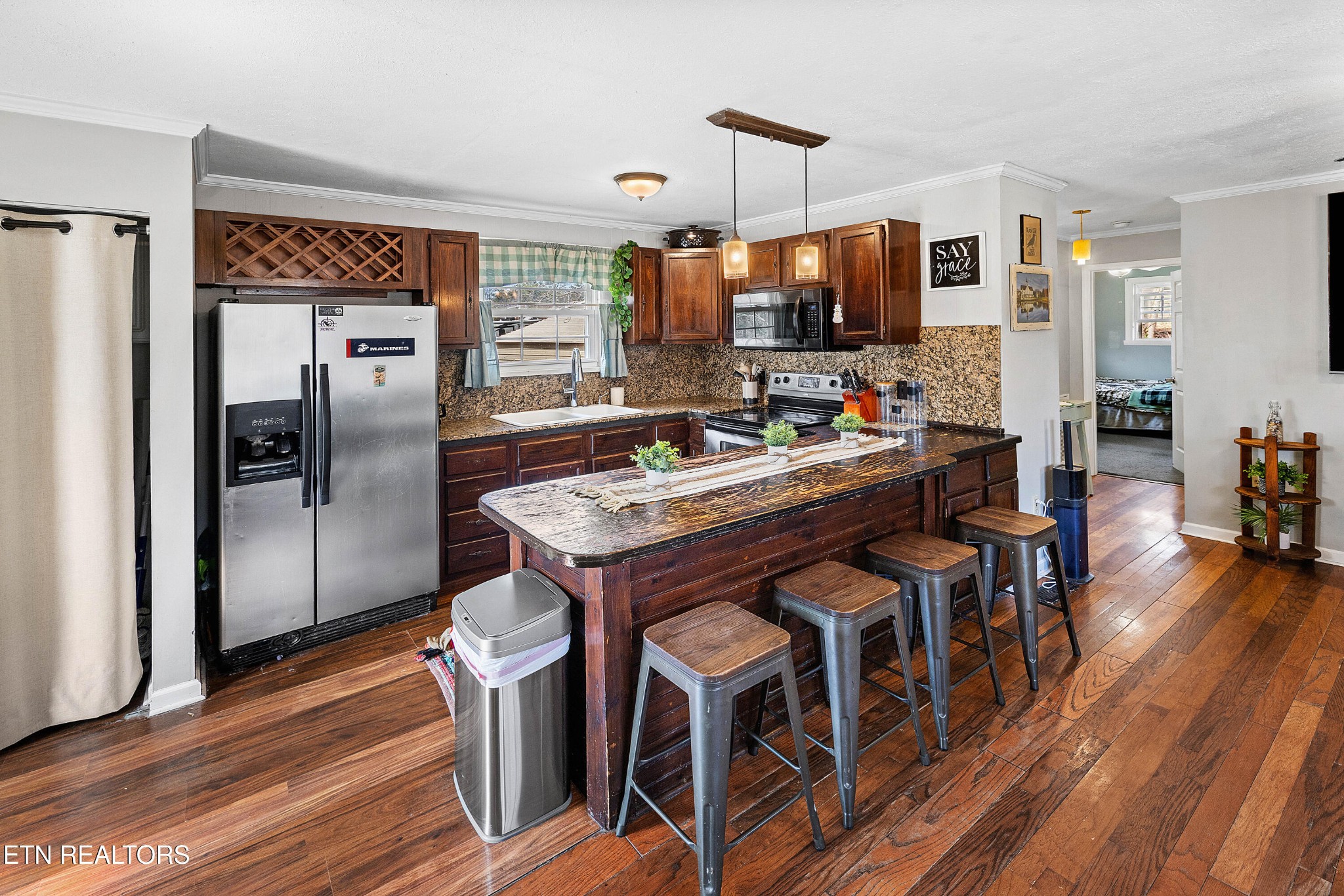 2105 Cox Road Dandridge, TN 37725 - Photo 8 of 22 Gallery Image 8