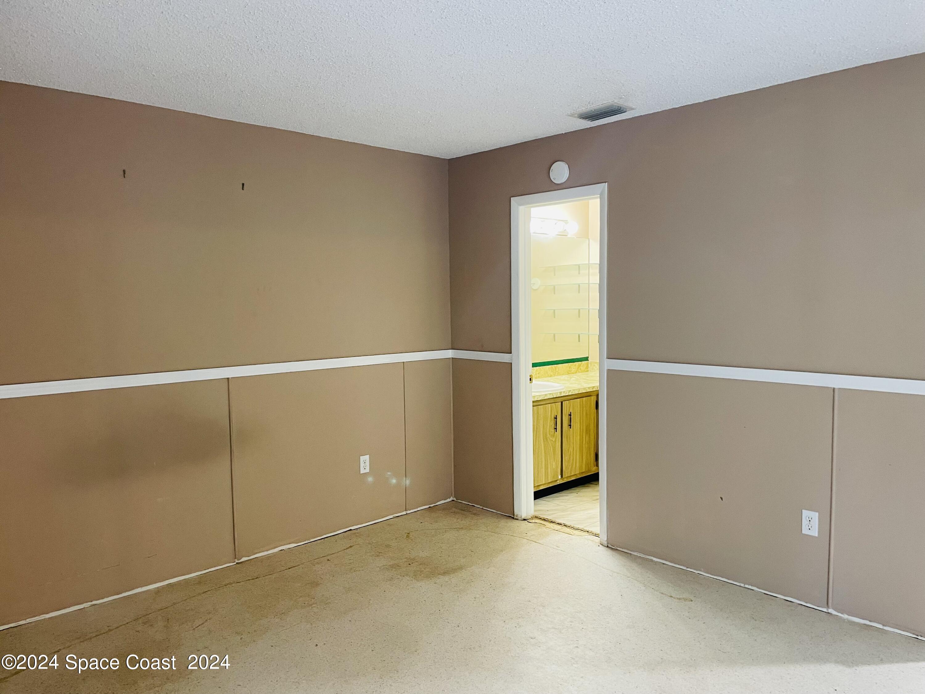 427 Rome Avenue Northeast Palm Bay, FL 32907 - Photo 6 of 20 Photo Sep 18 2024, 1 22 08 PM