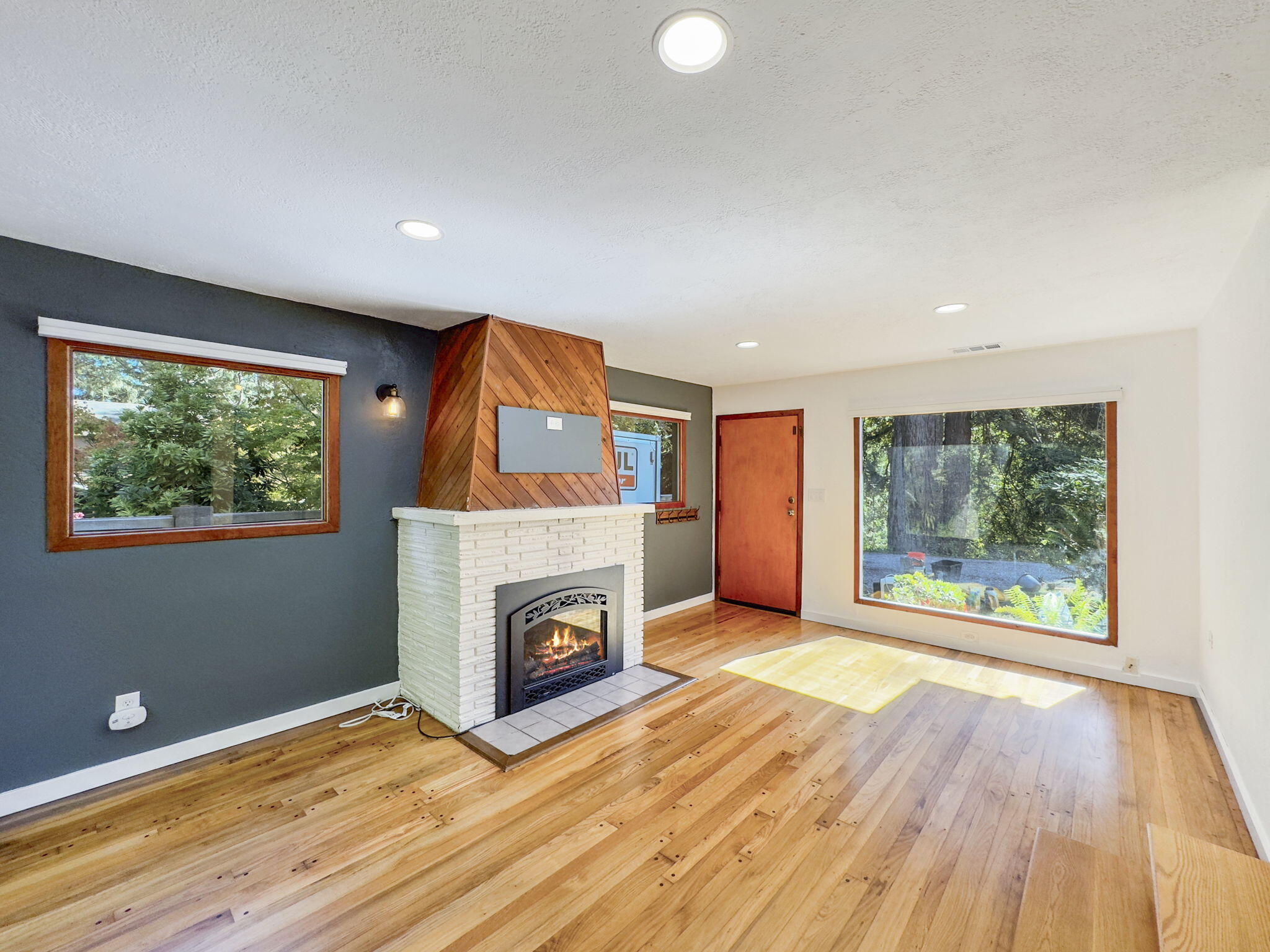 1347 Marsh Road Eureka, CA 95501 - Photo 2 of 69 22-web-or-mls-71F3BEF8-279B-4FA5-A572-40
