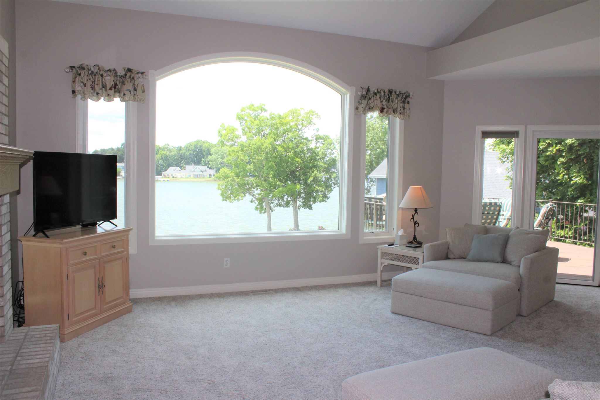 580 Spring Beach Road Rome City, IN 46784 - Photo 8 of 36