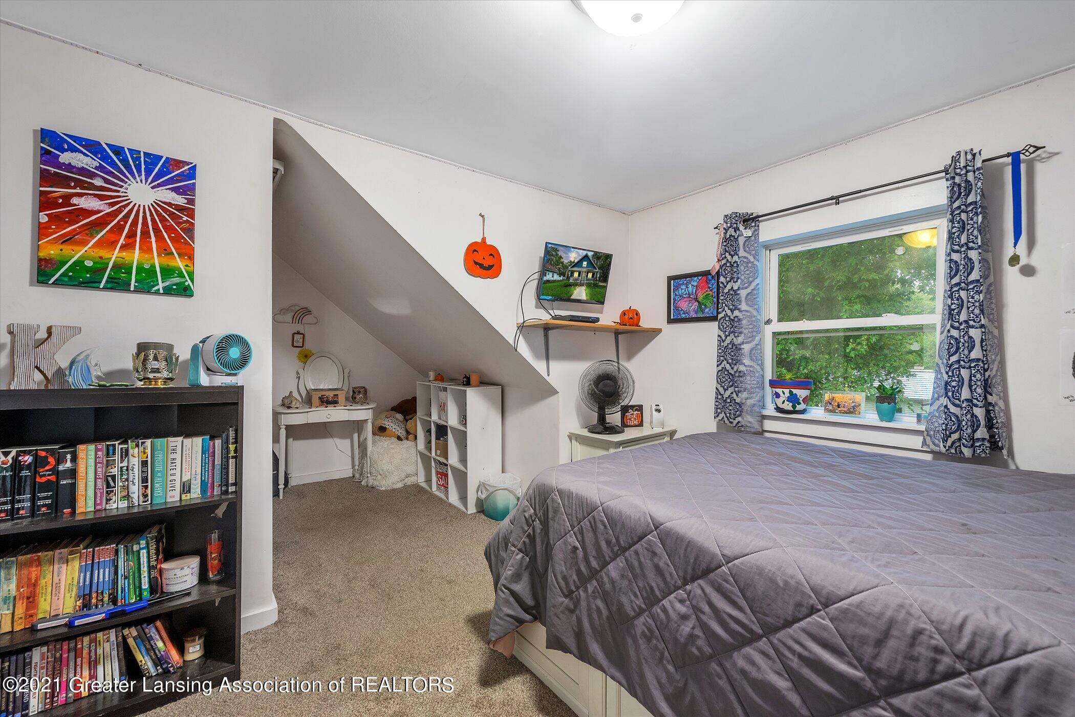 1522 Pierce Road Lansing, MI 48910 - Photo 16 of 27 20-1522-Pierce-Rd-WindowStill-Real-Estat