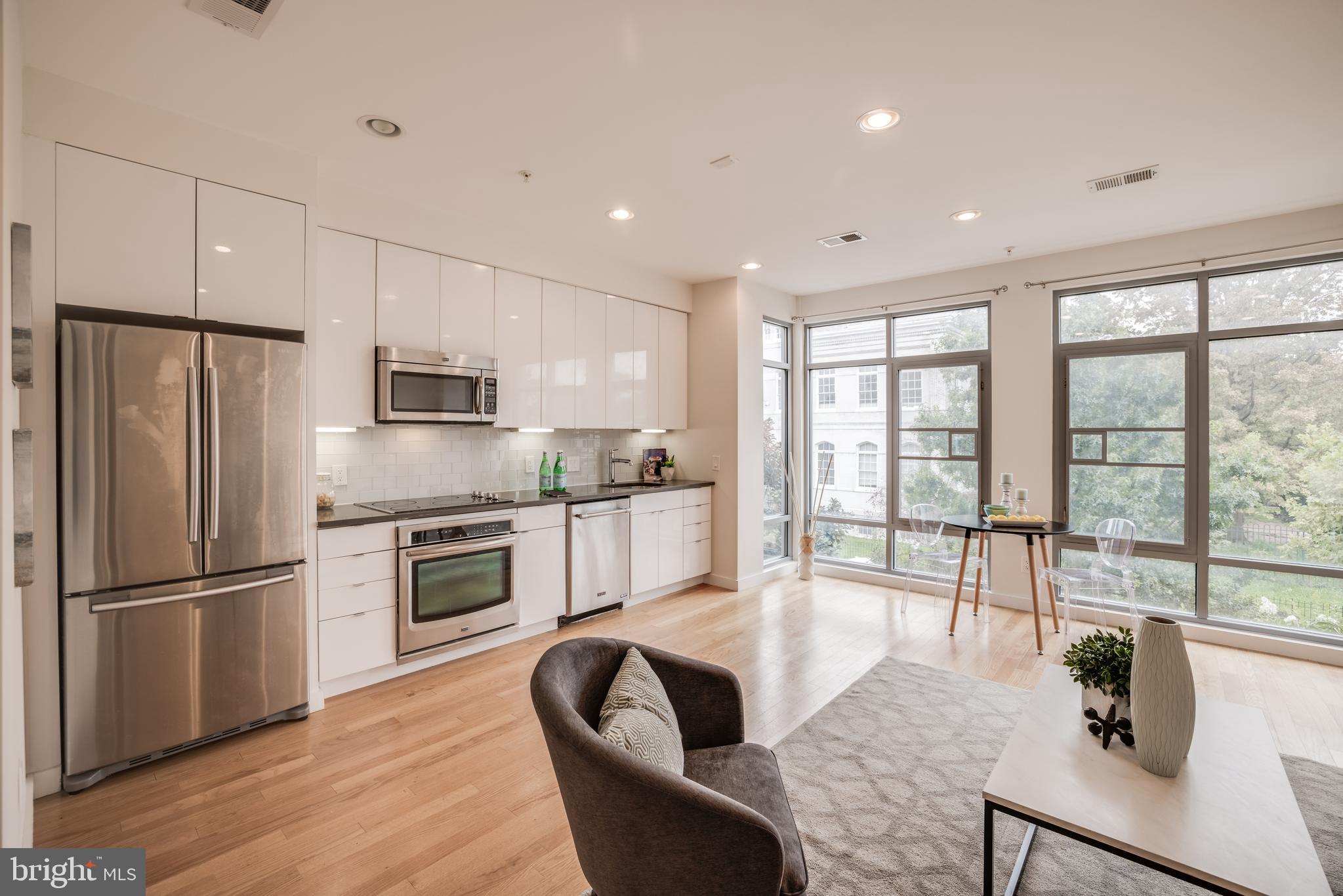 435 R Street Northwest, Unit 205 Washington, DC 20001 - Photo 2 of 14