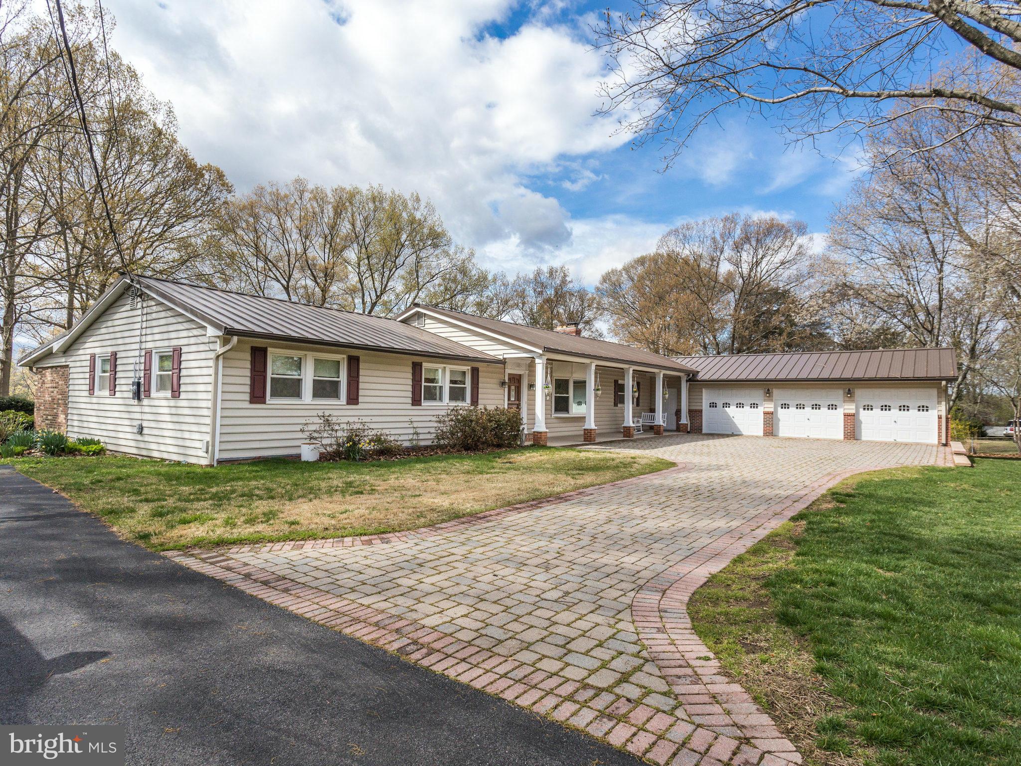 3428 Holland Cliffs Road Huntingtown, MD 20639 - Photo 2 of 28 Exterior (Front)