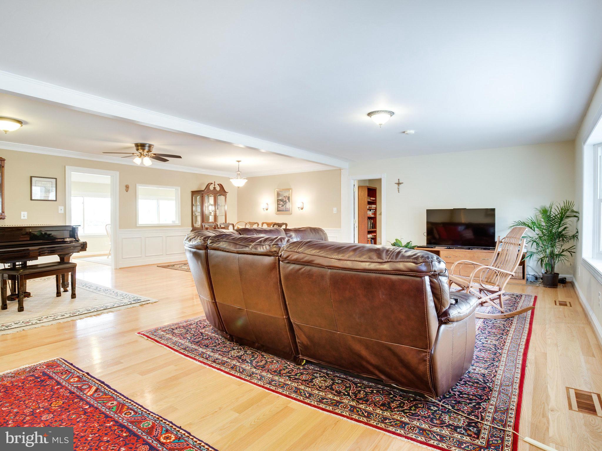 3428 Holland Cliffs Road Huntingtown, MD 20639 - Photo 4 of 28 Family Room