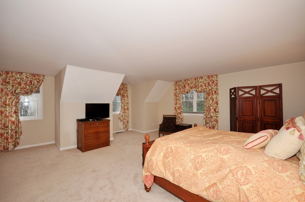 87 Taylor Road Acton, MA 01720 - Photo 18 of 30 Gallery Image 18