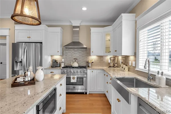 $994,900 | 9681 Sandcherry Court, Clarence, NY 14032
