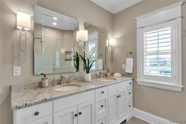 $994,900 | 9681 Sandcherry Court, Clarence, NY 14032