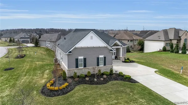 $994,900 | 9681 Sandcherry Court, Clarence, NY 14032