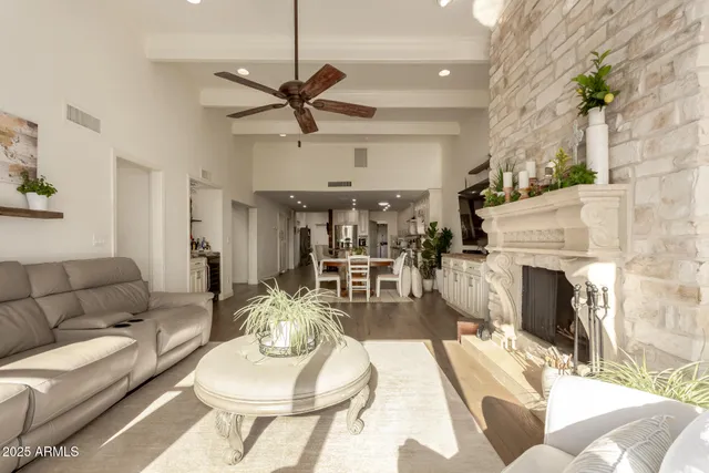 $1,215,000 | 3800 East Lincoln Drive, Unit 37, Phoenix, AZ 85018