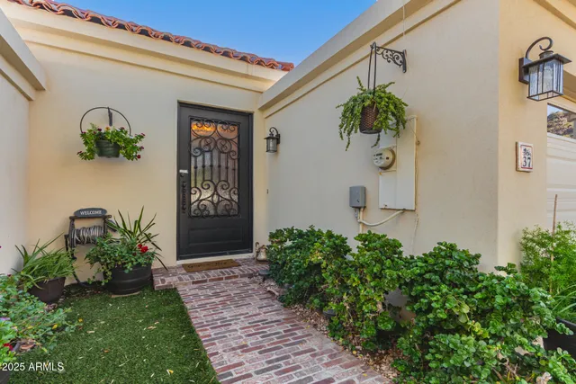 $1,215,000 | 3800 East Lincoln Drive, Unit 37, Phoenix, AZ 85018