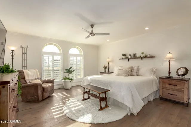 $1,215,000 | 3800 East Lincoln Drive, Unit 37, Phoenix, AZ 85018