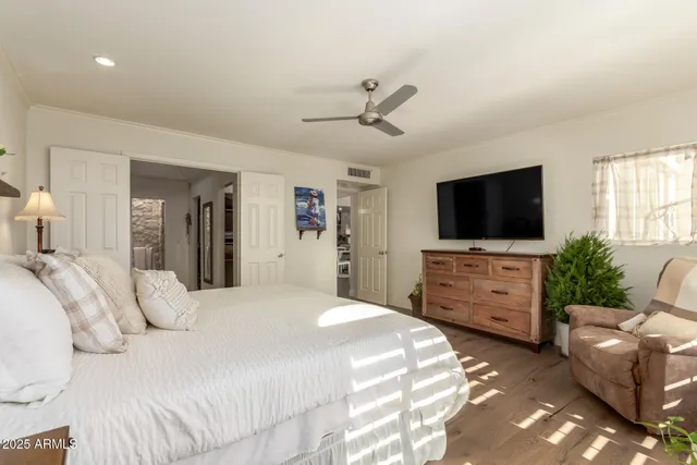 $1,215,000 | 3800 East Lincoln Drive, Unit 37, Phoenix, AZ 85018