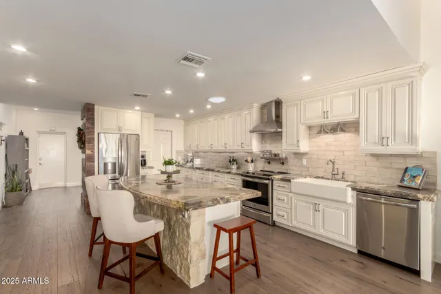 $1,215,000 | 3800 East Lincoln Drive, Unit 37, Phoenix, AZ 85018