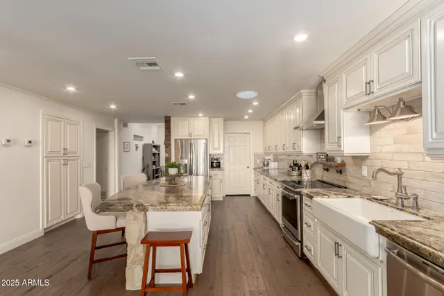 $1,215,000 | 3800 East Lincoln Drive, Unit 37, Phoenix, AZ 85018