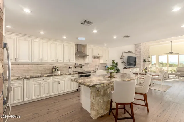 $1,215,000 | 3800 East Lincoln Drive, Unit 37, Phoenix, AZ 85018