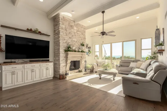 $1,215,000 | 3800 East Lincoln Drive, Unit 37, Phoenix, AZ 85018