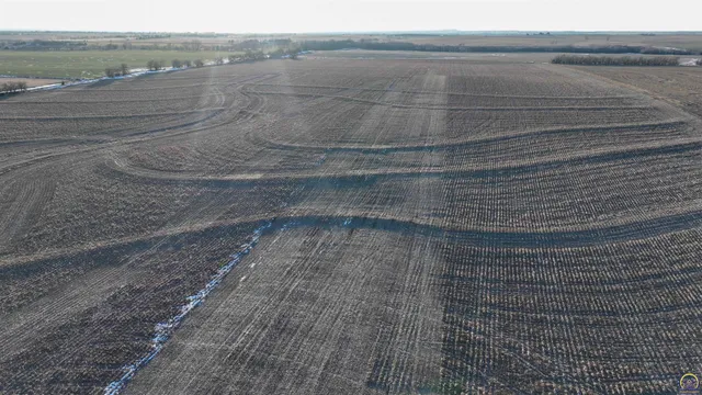 $299,897 | 1400-blk Barn Road, Solomon, KS 67480