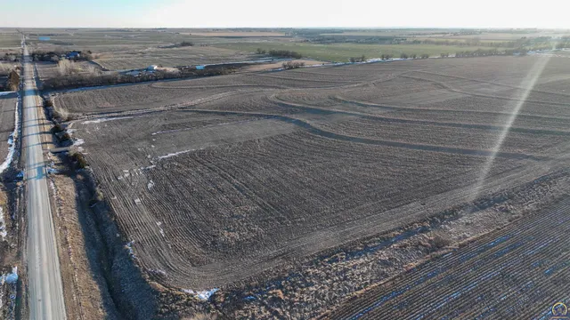 $299,897 | 1400-blk Barn Road, Solomon, KS 67480