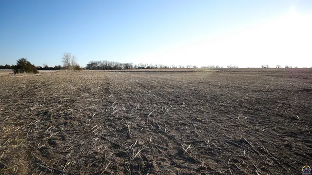 $299,897 | 1400-blk Barn Road, Solomon, KS 67480