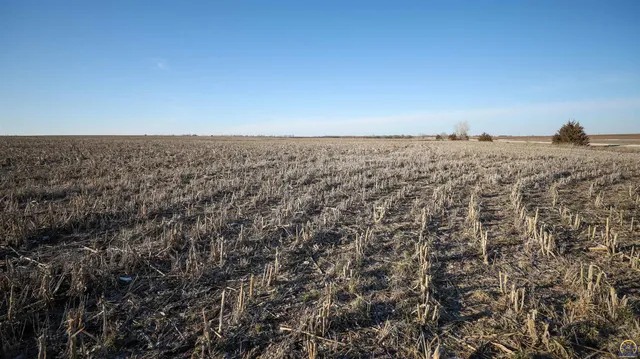 $299,897 | 1400-blk Barn Road, Solomon, KS 67480