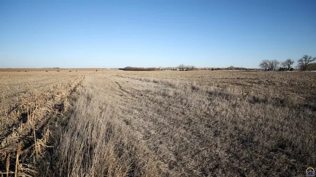 $299,897 | 1400-blk Barn Road, Solomon, KS 67480