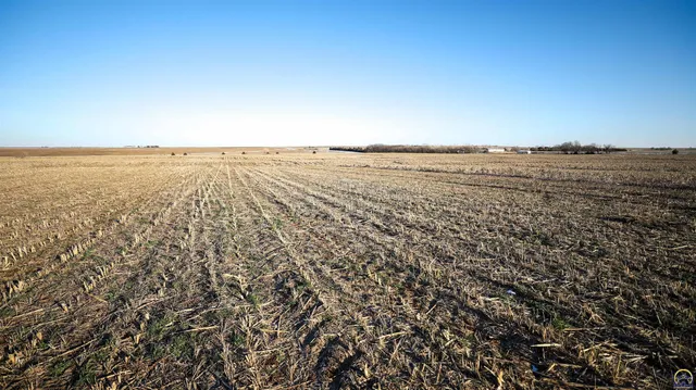 $299,897 | 1400-blk Barn Road, Solomon, KS 67480