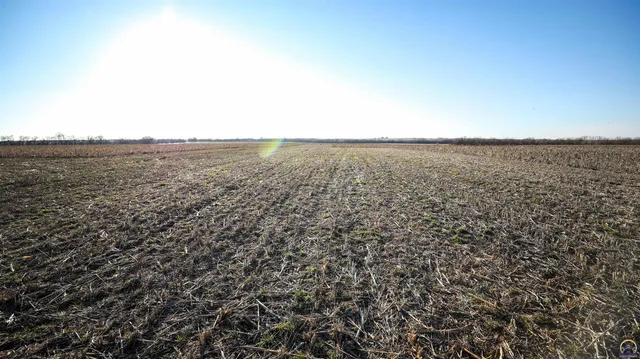 $299,897 | 1400-blk Barn Road, Solomon, KS 67480