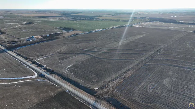 $299,897 | 1400-blk Barn Road, Solomon, KS 67480