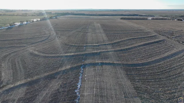 $299,897 | 1400-blk Barn Road, Solomon, KS 67480