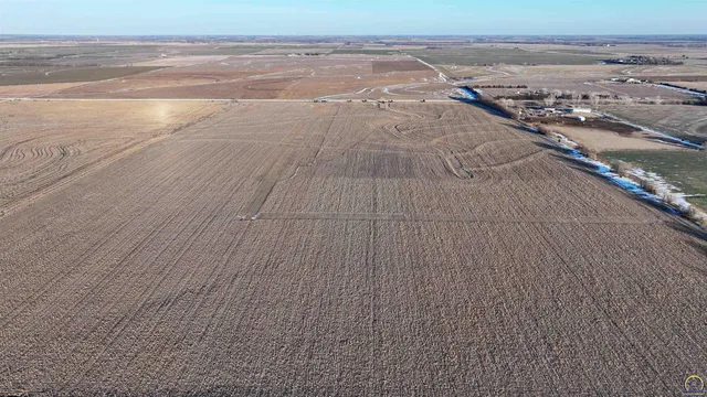 $299,897 | 1400-blk Barn Road, Solomon, KS 67480