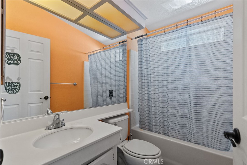 36200 Paradise Ranch Road, Unit 1 Castaic, CA 91384 - Photo 15 of 21