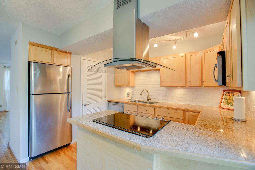 6459 Barrie Road Edina, MN 55435 - Photo 5 of 24