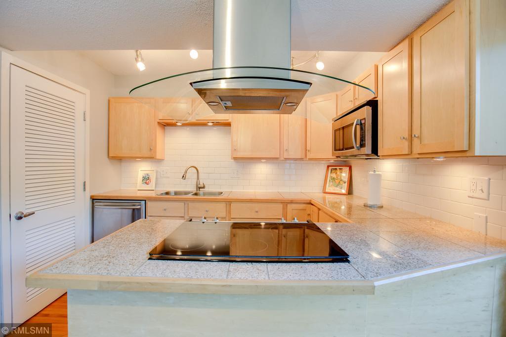 6459 Barrie Road Edina, MN 55435 - Photo 6 of 24