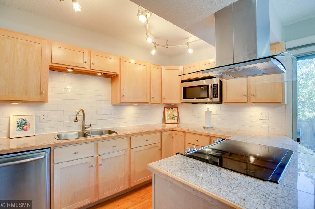 6459 Barrie Road Edina, MN 55435 - Photo 7 of 24