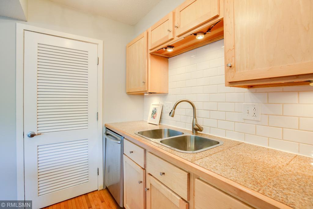 6459 Barrie Road Edina, MN 55435 - Photo 9 of 24
