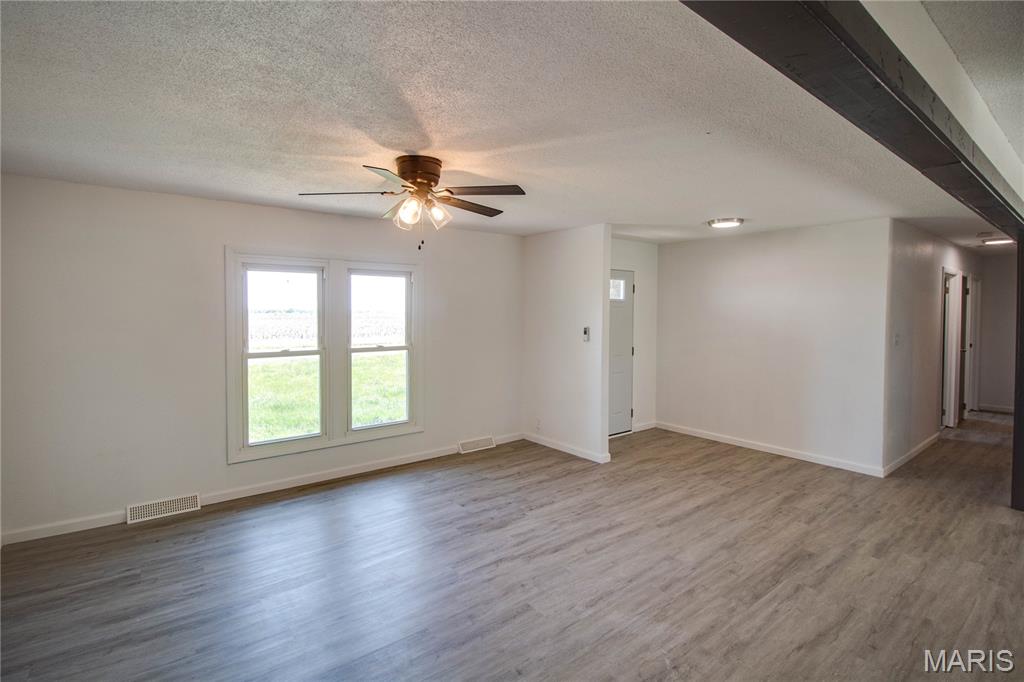 507 Walnut Street Hillsboro, IL 62049 - Photo 7 of 32