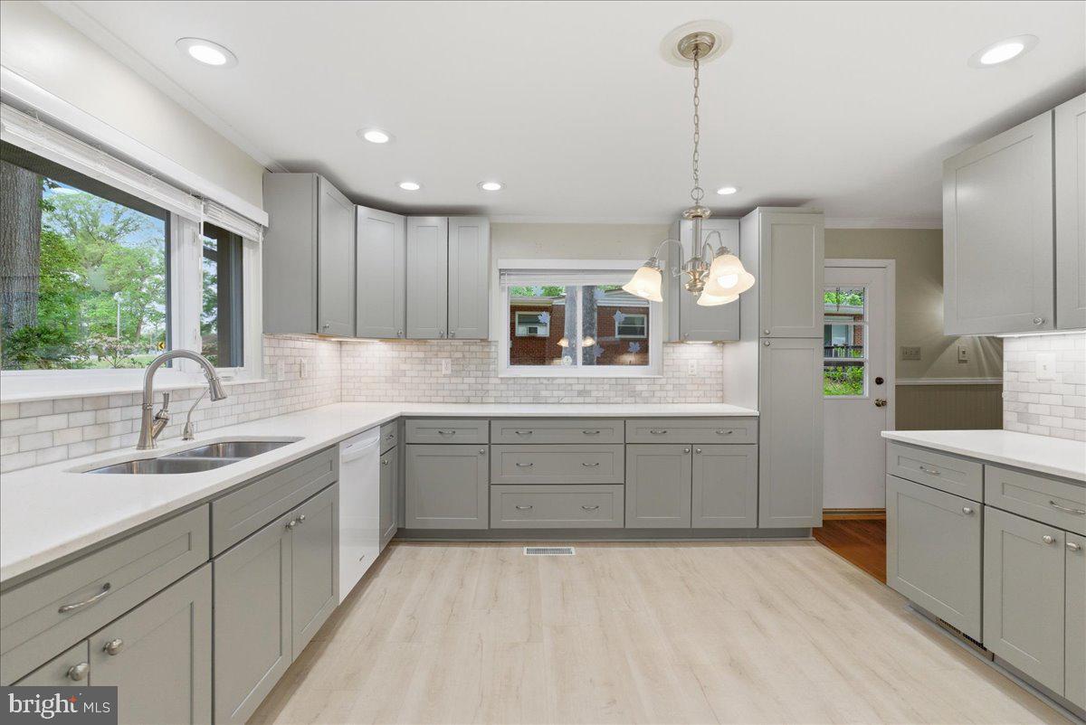 18309 Cabin Road Triangle, VA 22172 - Photo 15 of 42 Kitchen