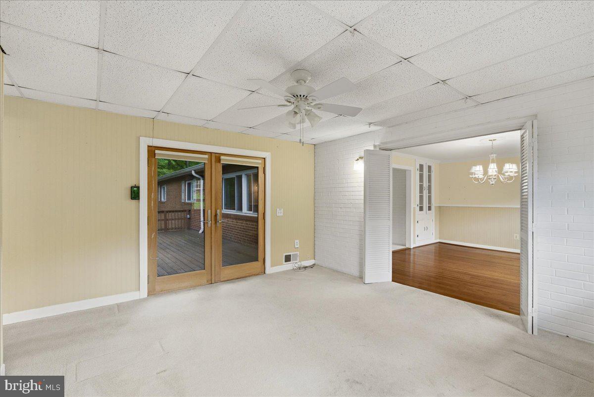 18309 Cabin Road Triangle, VA 22172 - Photo 19 of 42 Fam Rm
