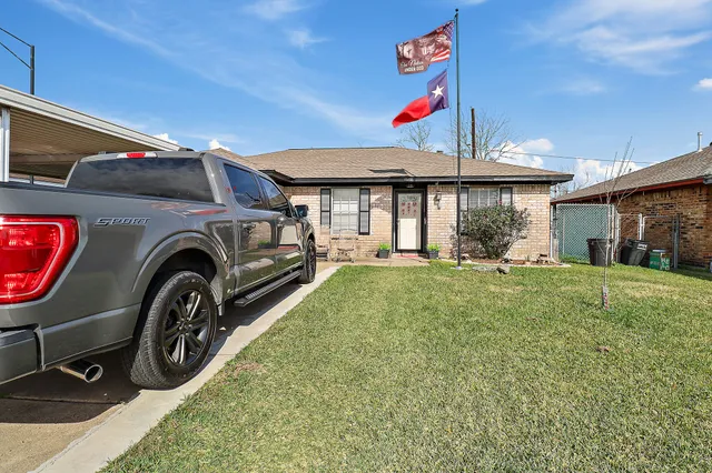 $230,000 | 15455 Woodforest Boulevard, Channelview, TX 77530