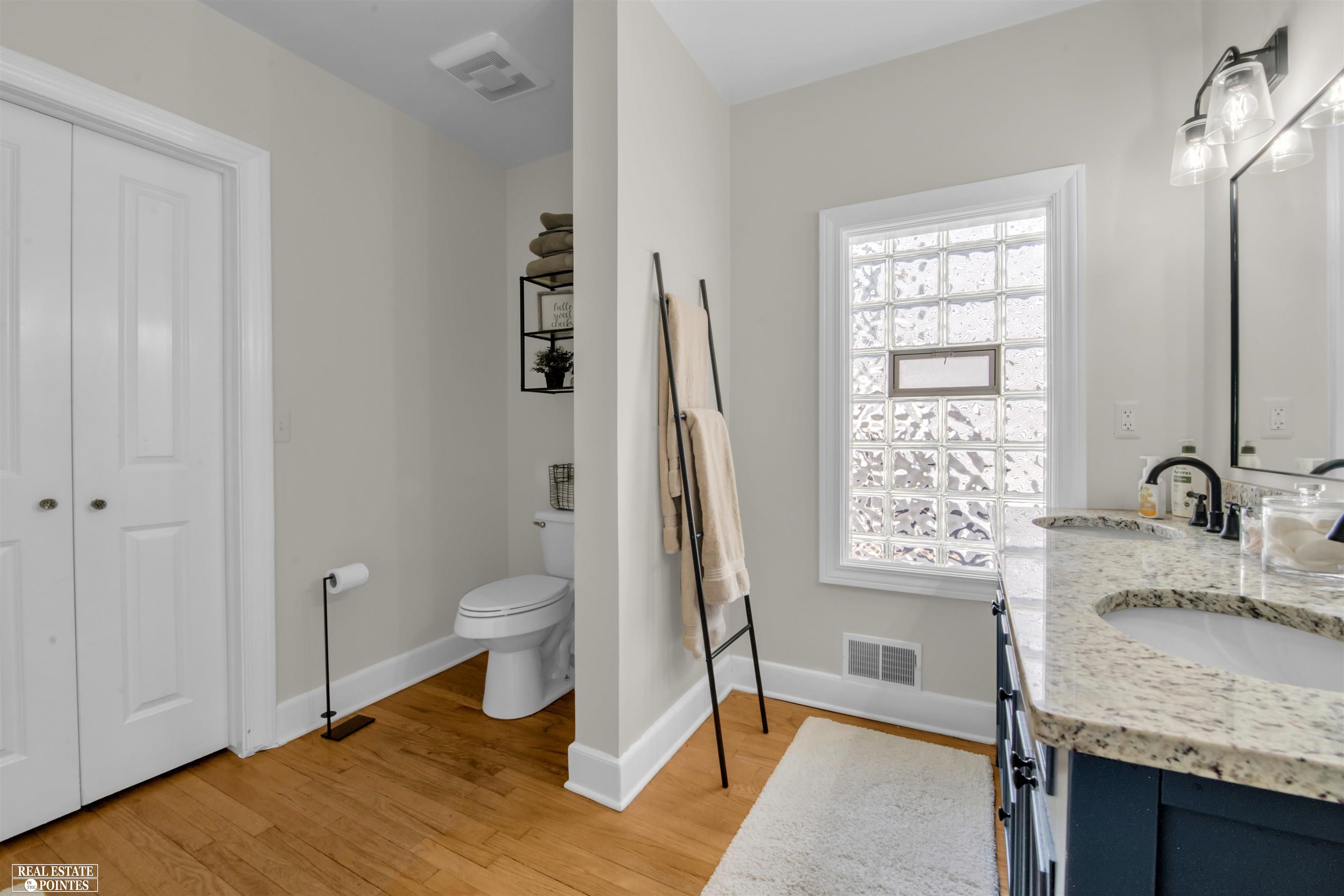 947 Lincoln Road Grosse Pointe, MI 48230 - Photo 10 of 36