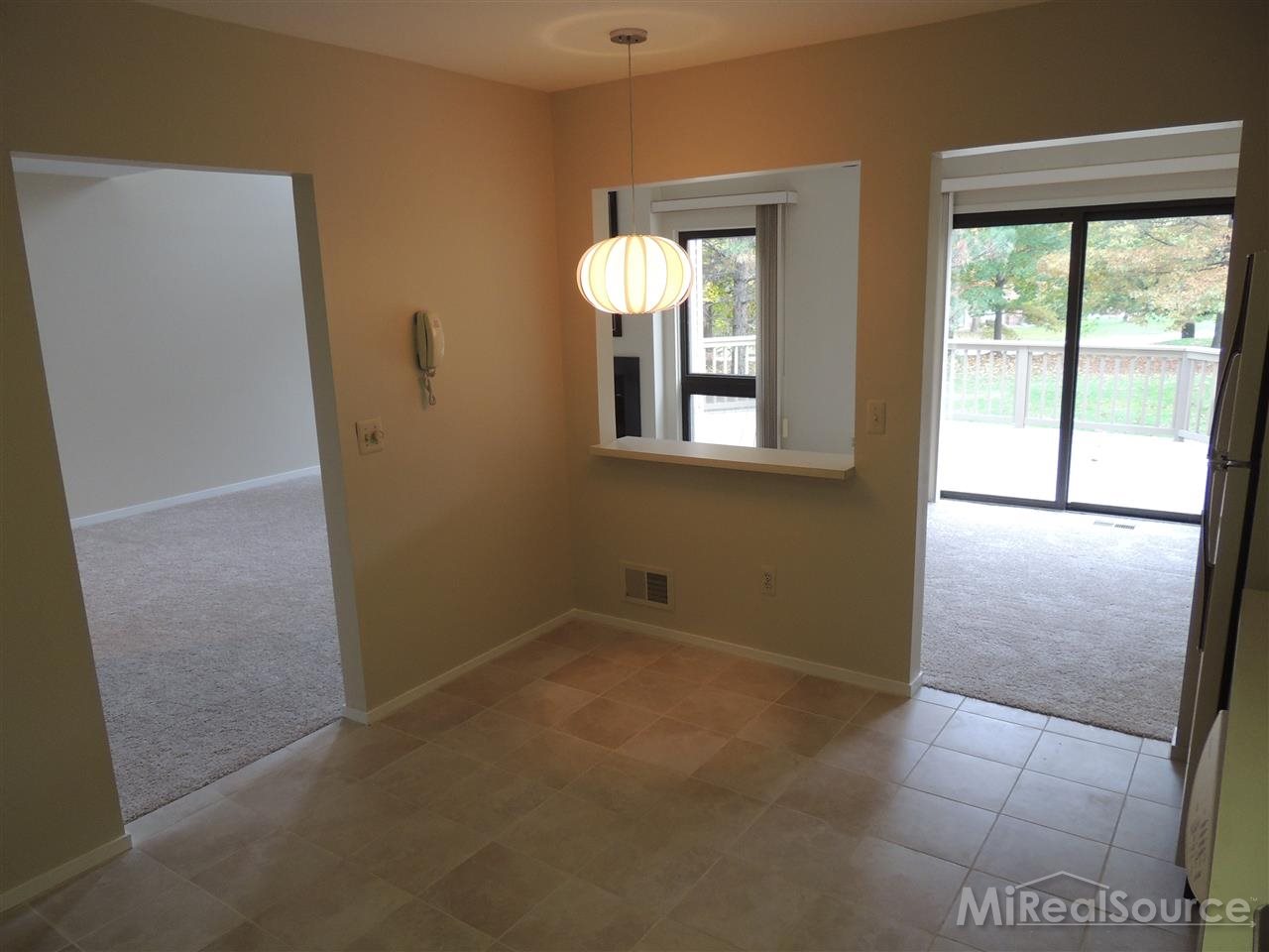 558 Harrow Court Rochester, MI 48307 - Photo 10 of 30 31217079-9.JPG