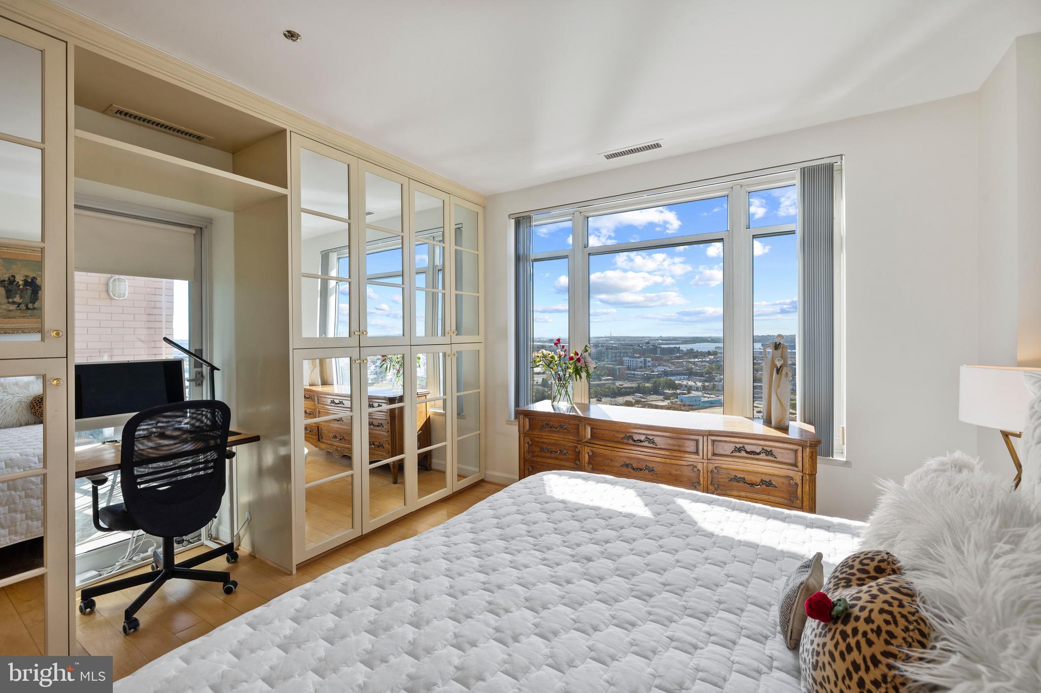 100 Harborview Drive, Unit 1708 Baltimore, MD 21230 - Photo 23 of 39 A Great Spot for Morning Coffee