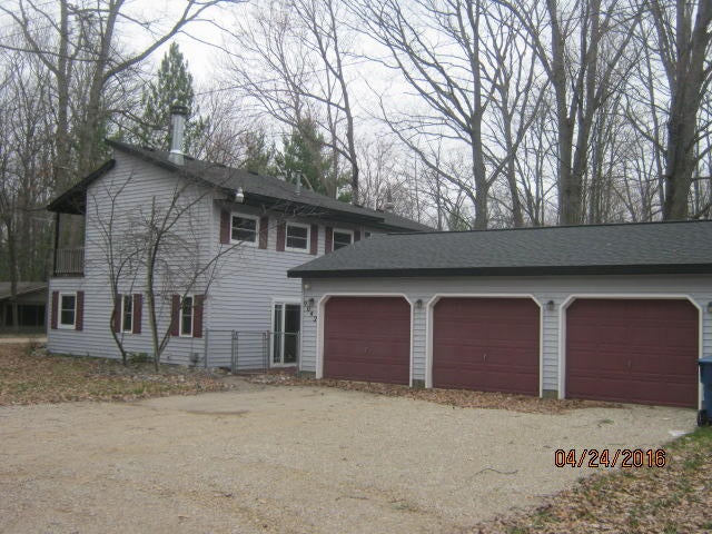 9042 High Road Roscommon, MI 48653 - Photo 4 of 16 Gallery Image 4