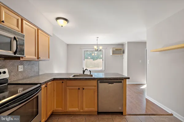 $2,350 | 200 Campbell Circle, Unit E14, Downingtown, PA 19335