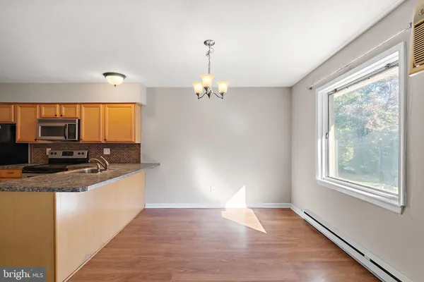 $2,350 | 200 Campbell Circle, Unit E14, Downingtown, PA 19335