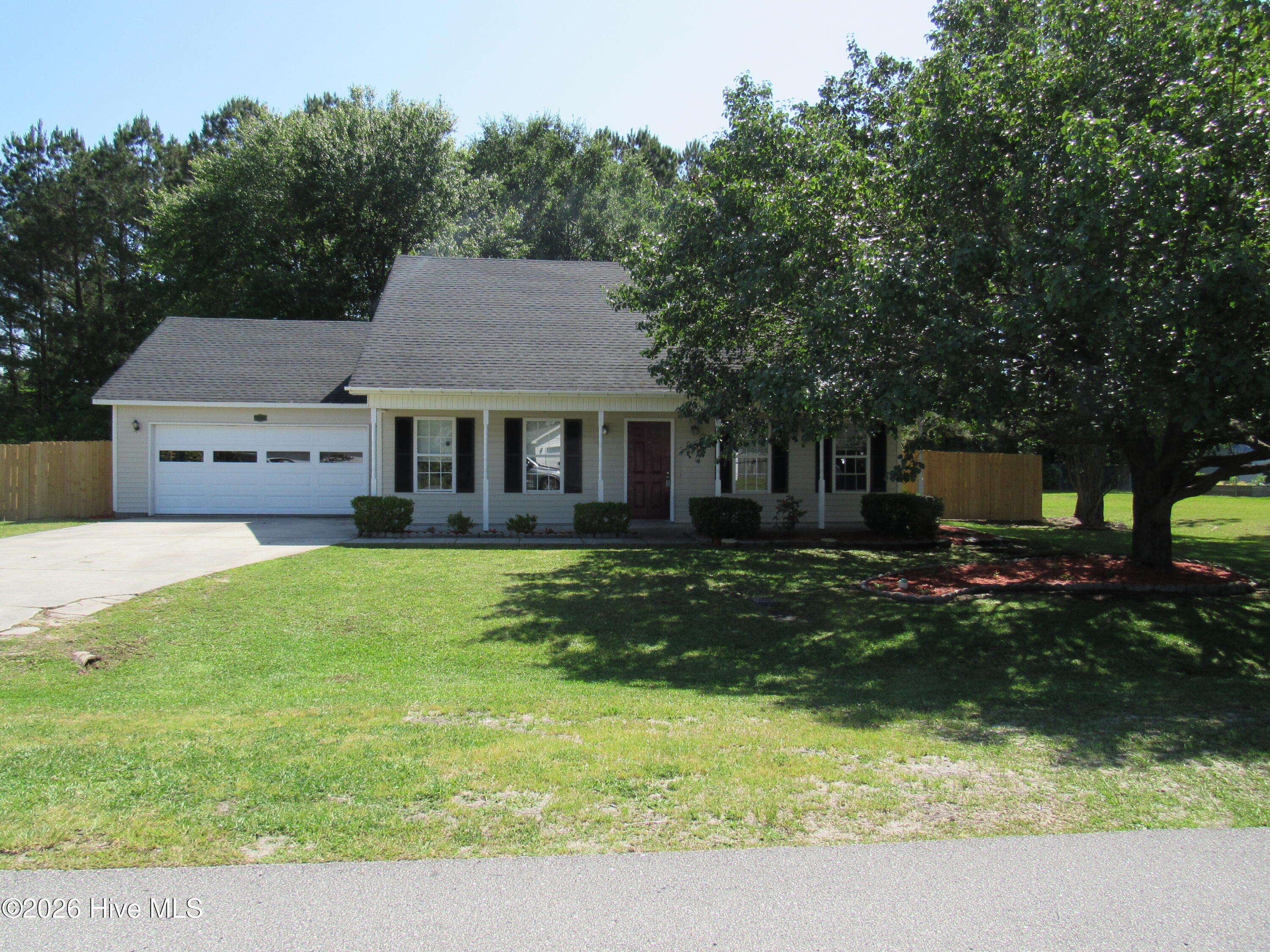 371 Running Road Jacksonville, NC 28546 - Photo 2 of 26 IMG_0129